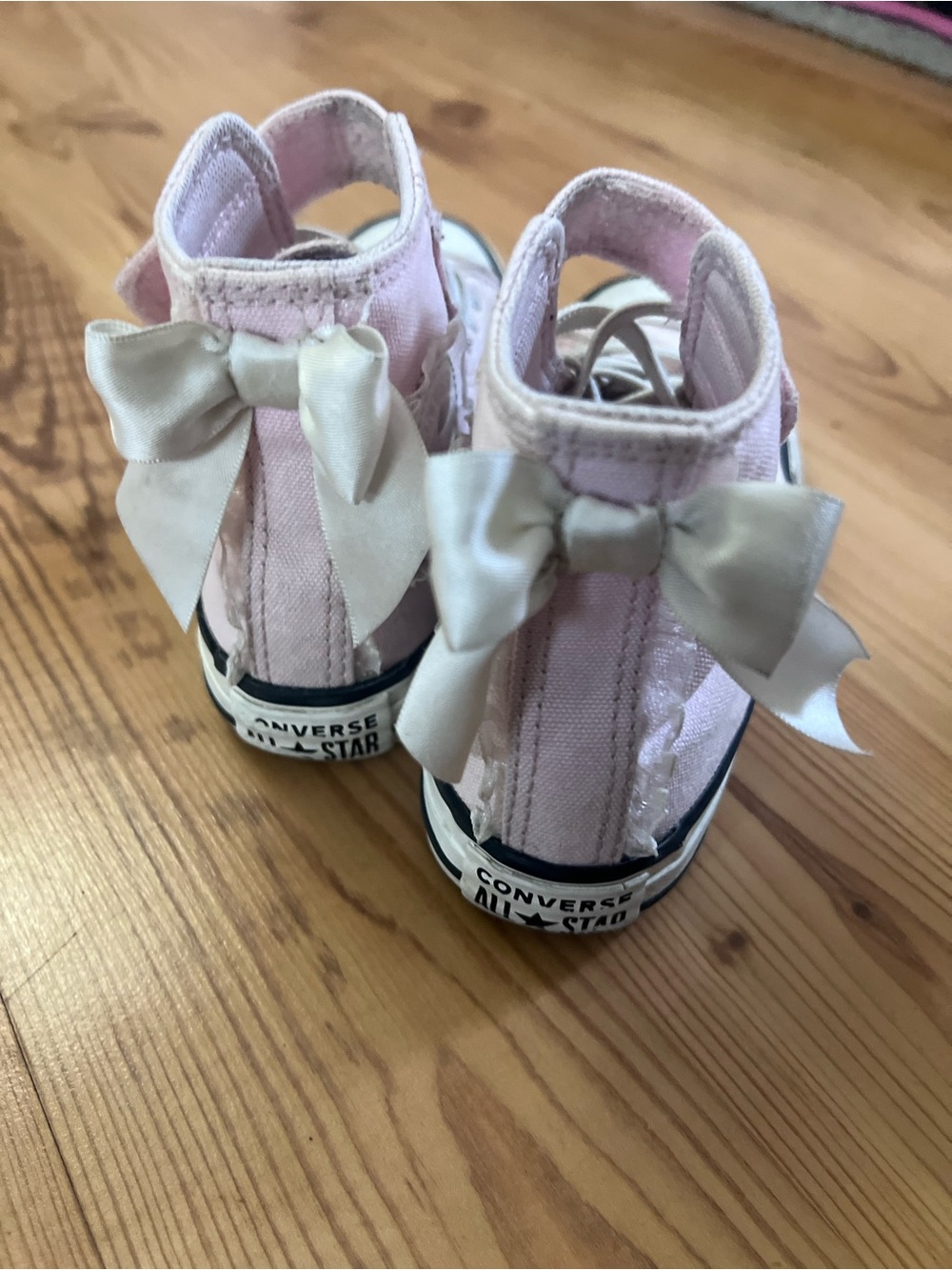 Converse Kids Light Pink High-Top Sneakers with Cream Bows